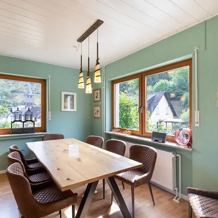 Hiwwelhaus * Oberdiebach